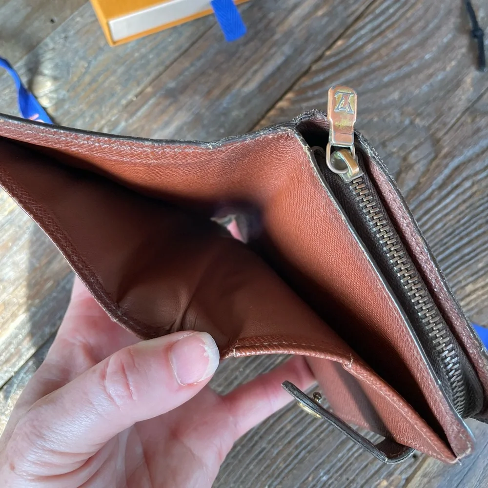 Louis Vuitton vintage zipper monogram‎ bifold wallet